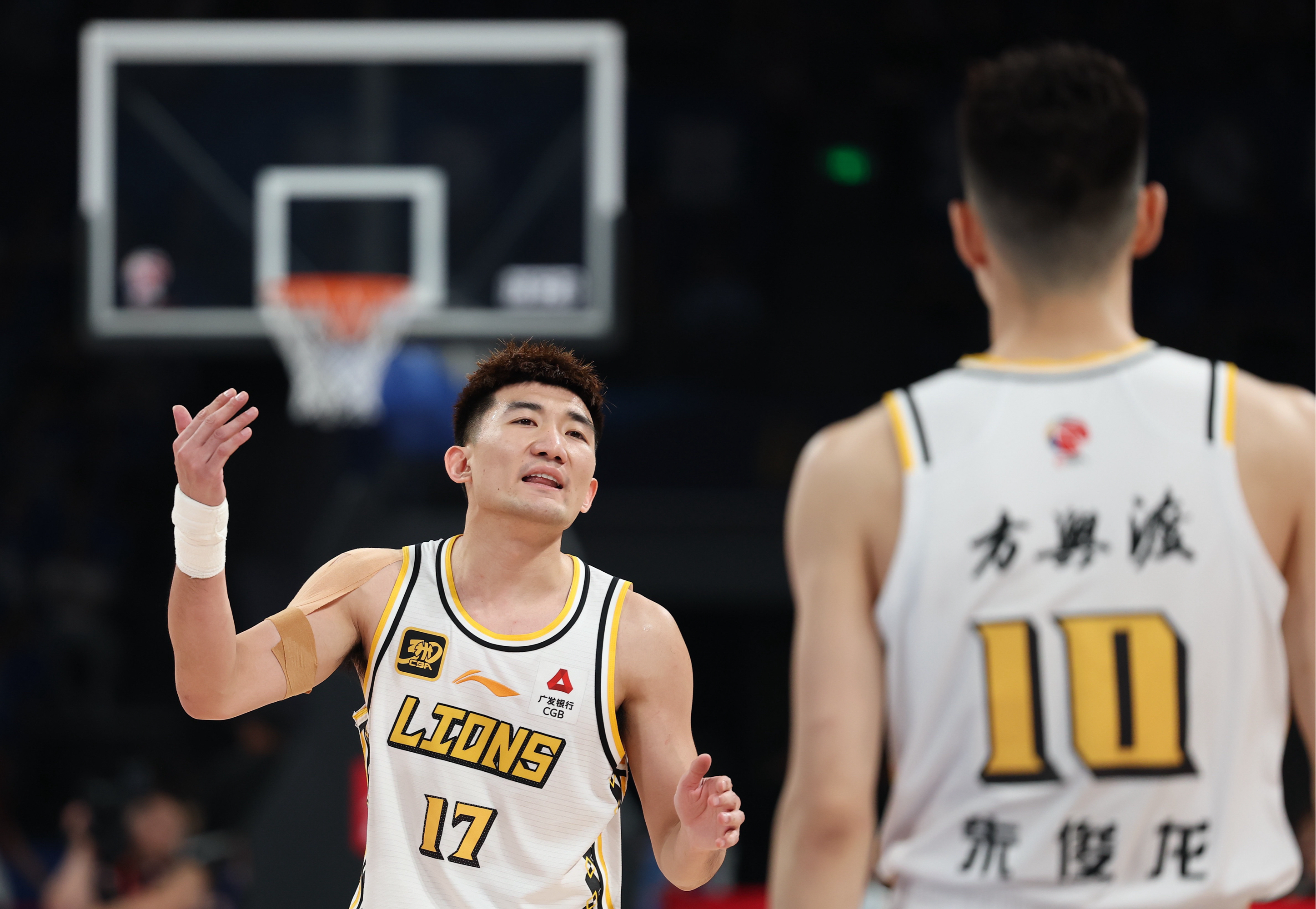 联赛战绩不俗，球队雄心勃勃备战下一场对决