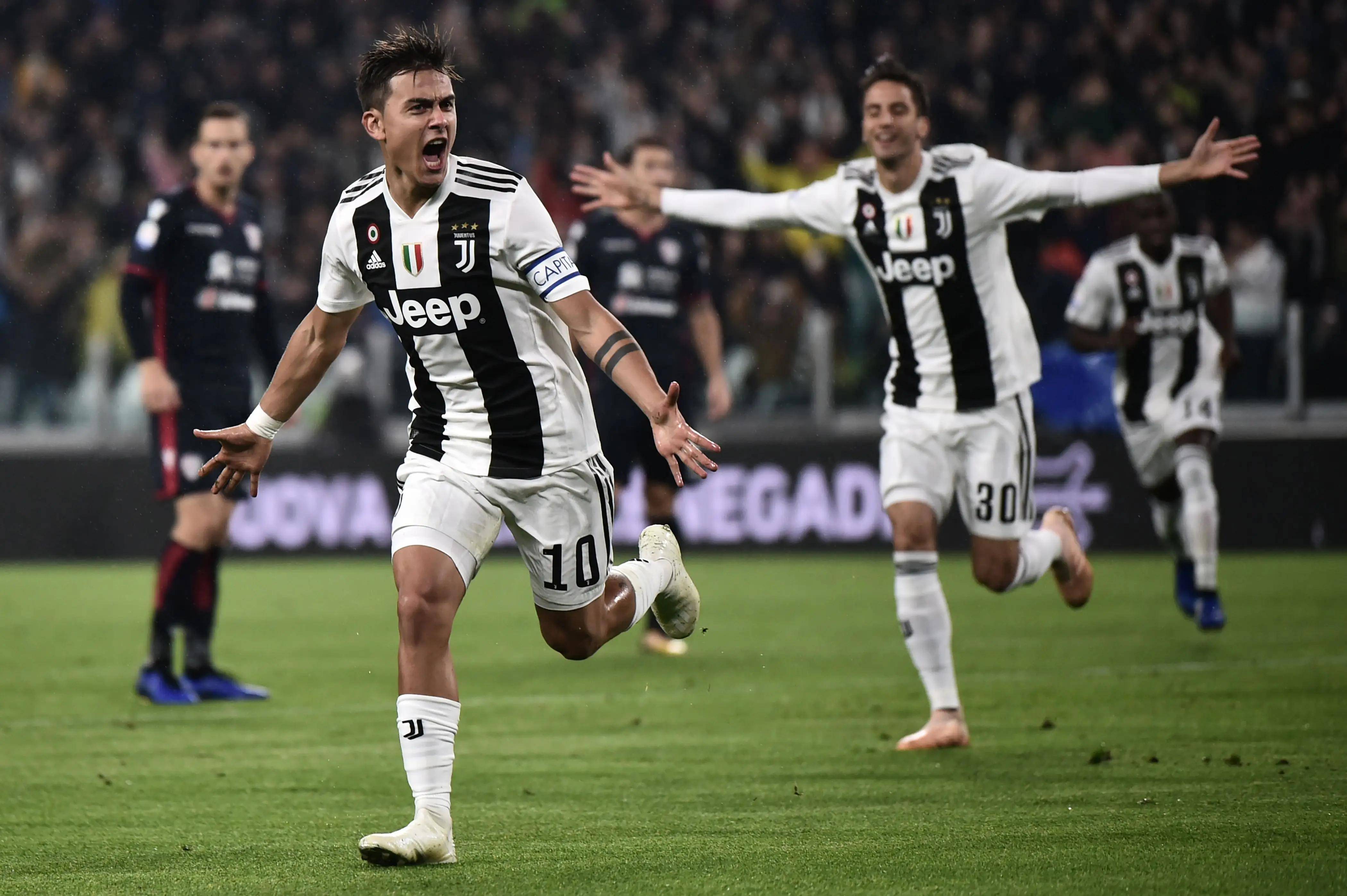 包含AC米兰迎来四连胜，升至积分榜第二位的词条