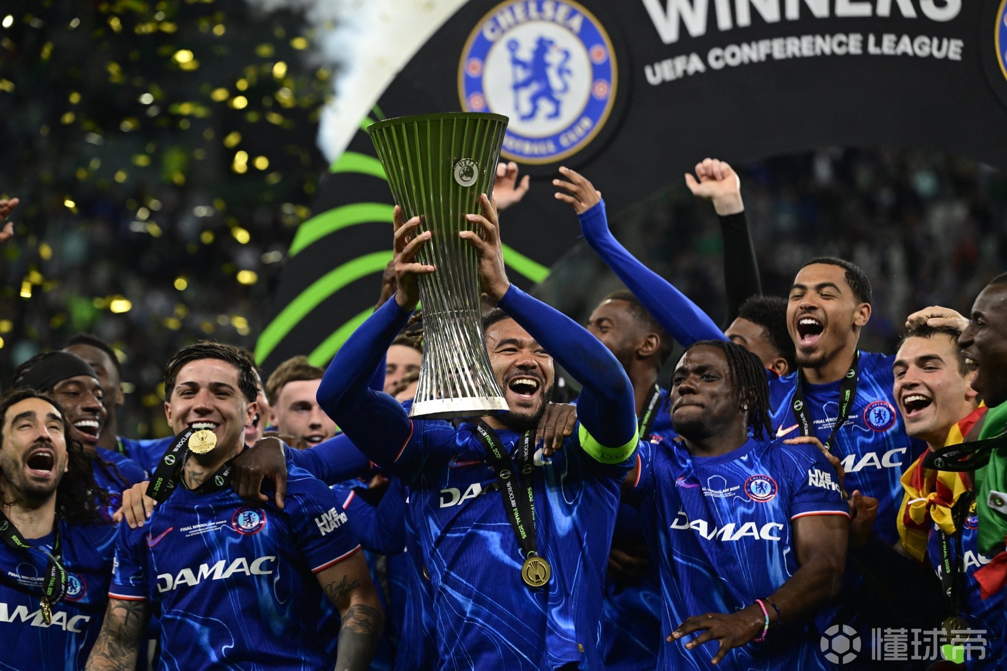 杏彩体育官网入口-包含费耶诺德再度夺冠，客场逞英勇的词条